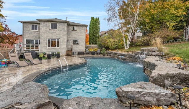 Backyard Oasis in Bradford-Pool in Bradford West Gwillimbury
