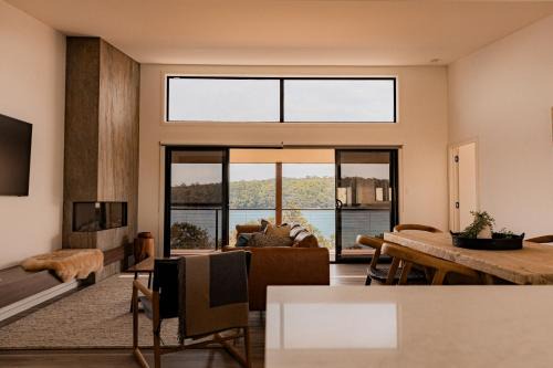 Bambara - Luxury Beachfront Escape - Private Path