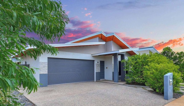 Banksia House | 3 Bed, 2 Bth | Pet Friendly Yard