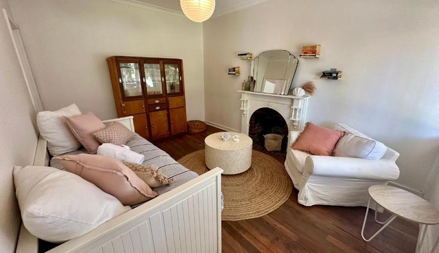 Barefoot Beach Cottage