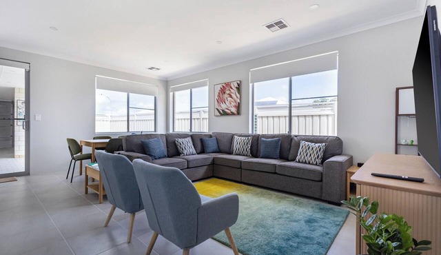 Barefoot2Beach | Swan BnB Management