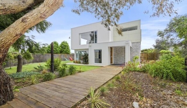 Barwon Links - spacious living