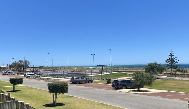 Bay Dreamer, Unit 8 Seafront Estate