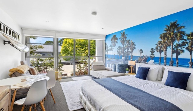 Bay View Motel - California Beach