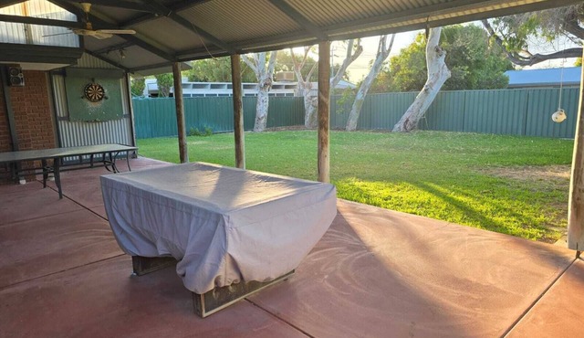 Beach Gums: 4 BR, 2 BA House in Lancelin, Sleeps 10