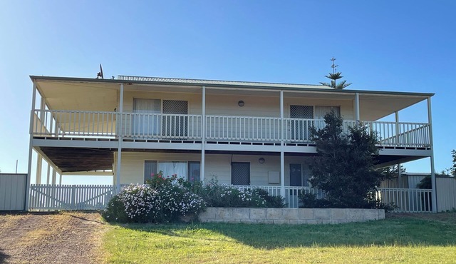 Beach Haven - a spacious 2-storey beach house with beautiful sunset views!