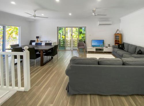 'Beach Haven' House in Arcadia with huge Pool & Wifi, near beaches in Arcadia