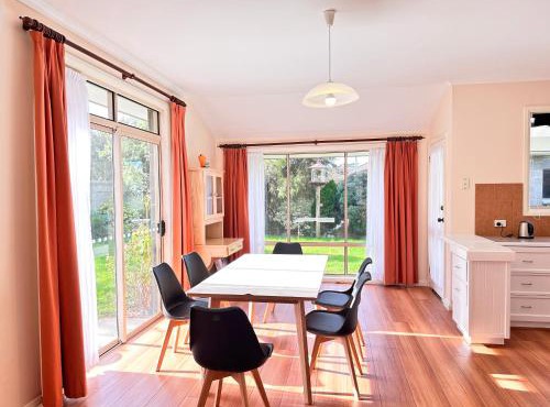 Beach House 3 mins Walk Bellerive Beach, Hobart