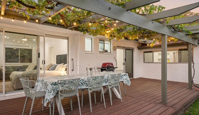 Beach House Family Friendly Enclosed Yard