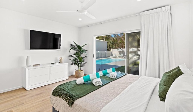 Beach House On Milkypine