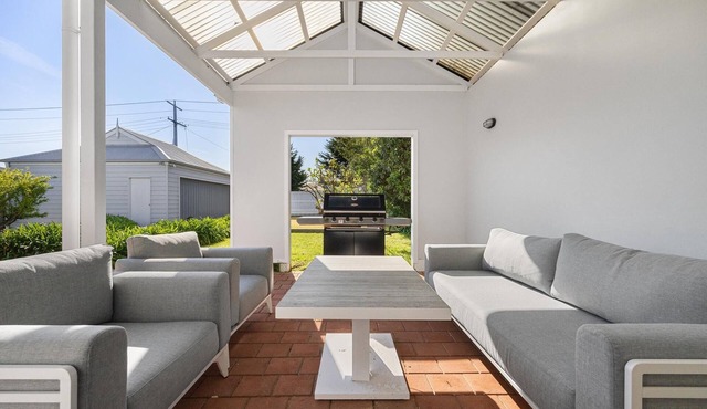 Beachside Retreat Blairgowrie - Only 200m to the charming Blairgowrie Village and Bay beach