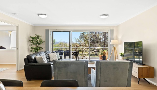 Beautiful renovated Boardwalk Apartments Unit Eleven