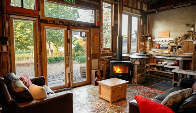 Bed In A Shed Suite – Intimate Artisan Stay