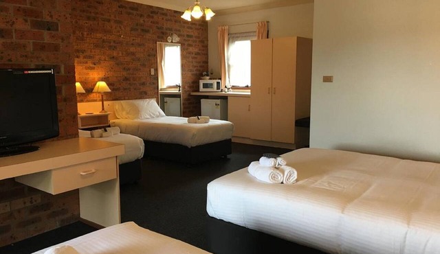 Bega Downs Motor Inn