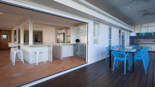 Belmore Terrace Perfect Pad Just 100 metres to the beach