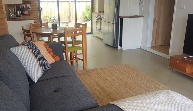 Bimble Beach Home by Ready Set Stay - Close to the beach, WiFi, full linen in Rye