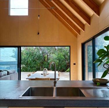 Black Pearl - NEW Minimal Style Scandi Beach House