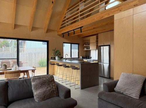 Black Pearl - NEW Minimal Style Scandi Beach House
