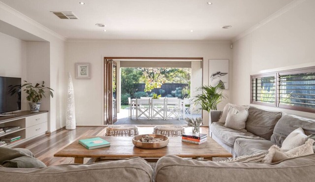 Blairgowrie Beach House · Family Getaway + Firepit