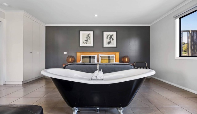 Blaze Rock Retreat | Private Couples Escape in the Grampians