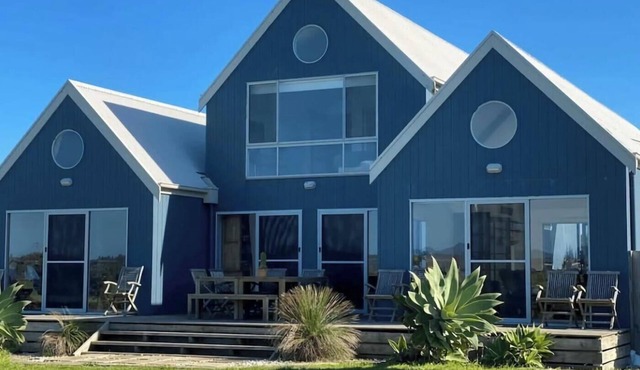 Blue Beach House Stay 3 Pay 2 Winter Special