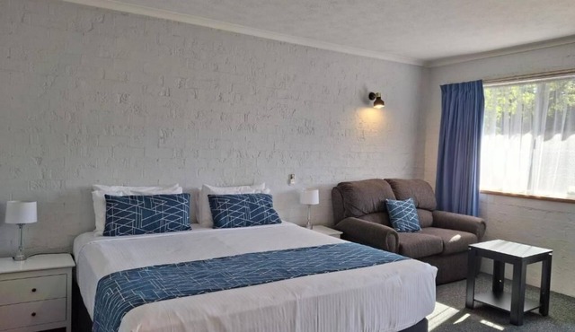 BLUE DIAMOND MOTOR INN