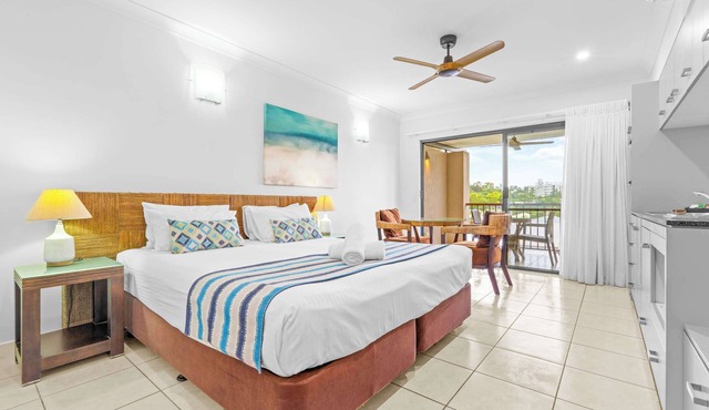 Bluewater Hideaway - Lagoon Outlook by Trinity Beach