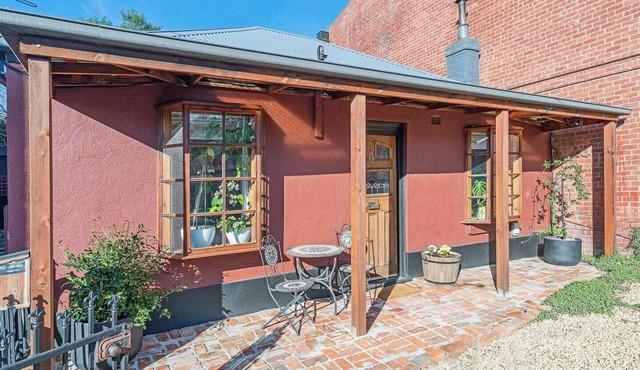 Bobs Cottage Nostalgic Charm and Homely Comfort