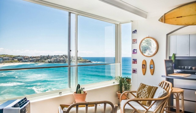 Bondi Cloud Surf House by Sydney Dreams