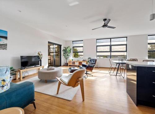 Bonnie View - Upstairs Studio Retreat for two