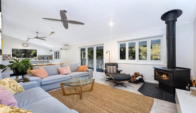 'Bouddi Bush and Bay Retreat' by HolidayCo