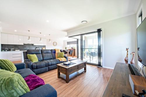 Bradford House - Sleek & Modern, Serene Escape