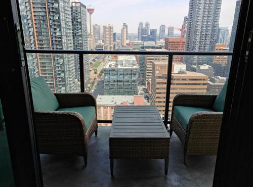 Breath Taking View for 3Guest DTskyline-22nd Floor in Calgary