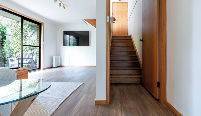 Bright and Beautiful Near the Gorge with Parking