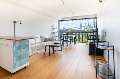 Bright City View Apartment West Melbourne