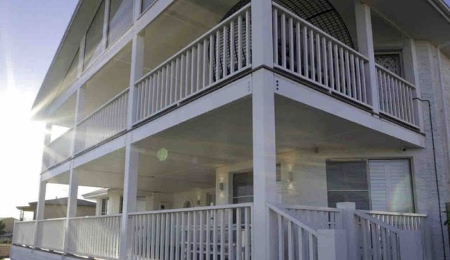 Bungalow Luxury Beach House - Cervantes WA