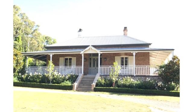 Bunya House Historic Home - Bowral walk to town