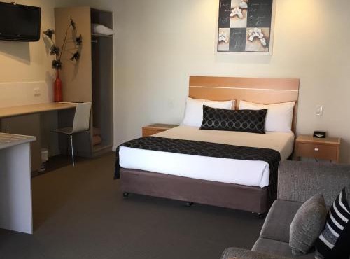 Burkes Hotel Motel