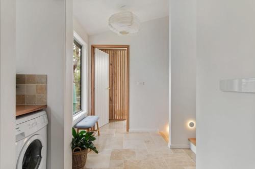 Bush Hideaway by the beach in Binalong Bay