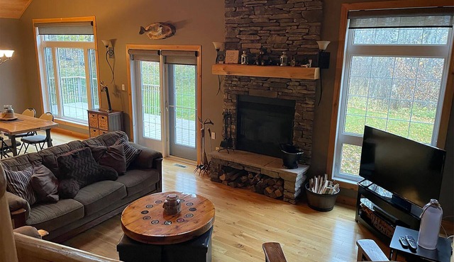 Cabin 200 - Riding Mountain Luxury Cabins in Wasagaming