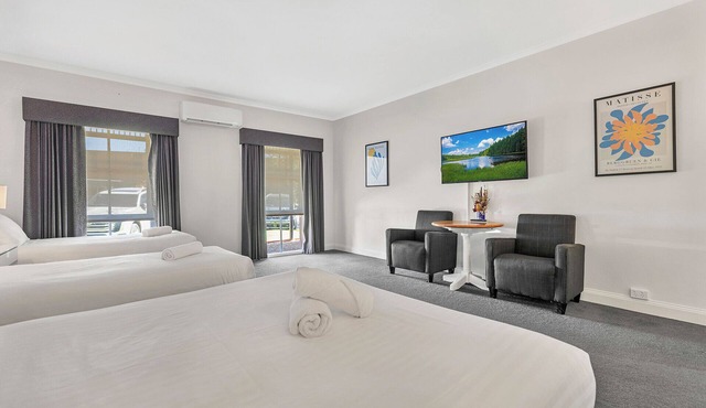 Caledonian Hotel Motel in Echuca