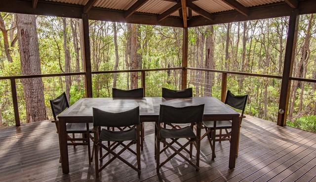 Calistoga Chalet - A Luxurious Chalet in the Trees!