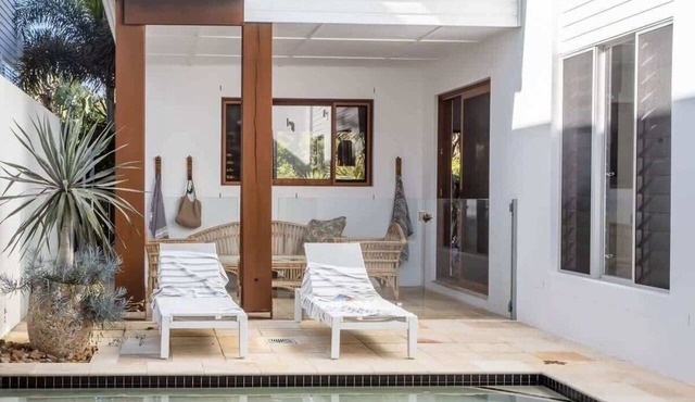 Casa De Palmeras- Beachfront 5Bed