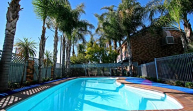 Cattlemans Country Motor Inn & Serviced Apartments