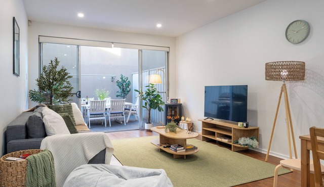 CBD Villa King Suite Garage BBQ Pets Walk Everywhere