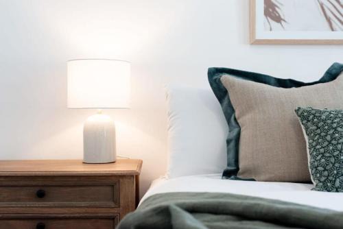 Central Elegance: Cottage Gem with Parking in Launceston