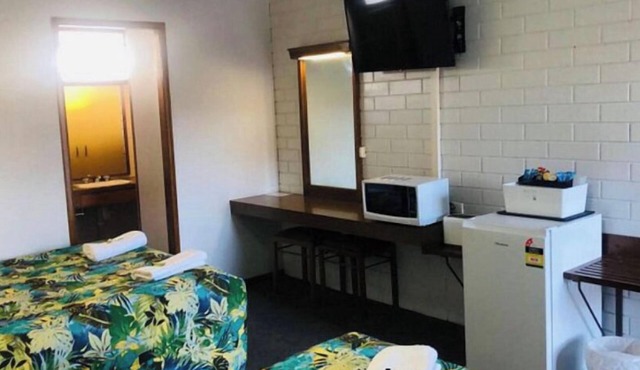 Century Motor Inn Finley
