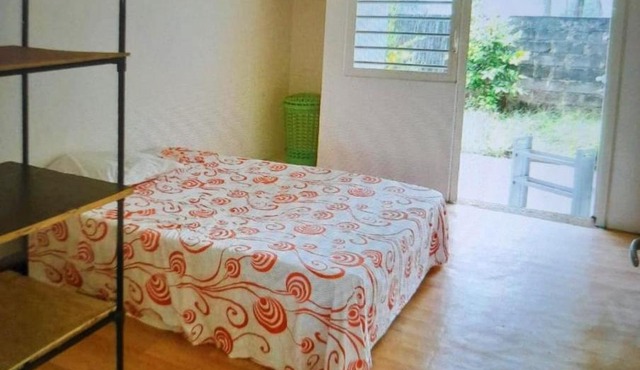 Chambre privée avec entrée séparée - Villa avec Jardin