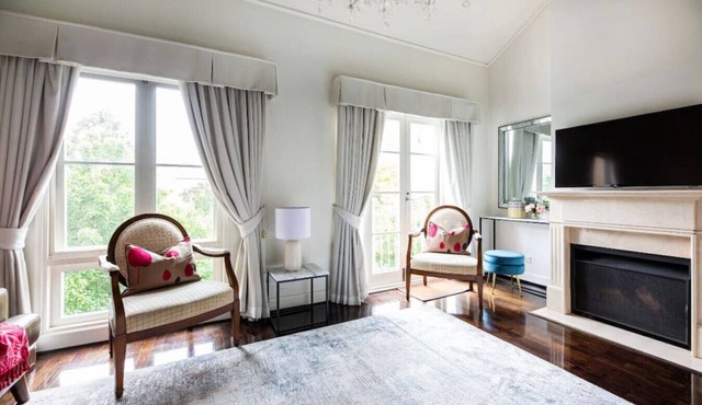 Chanel: Unwind in the heart of Wellington Gardens.