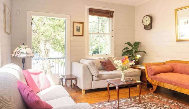 Charm & History 3bdr Cottage near Harbour views